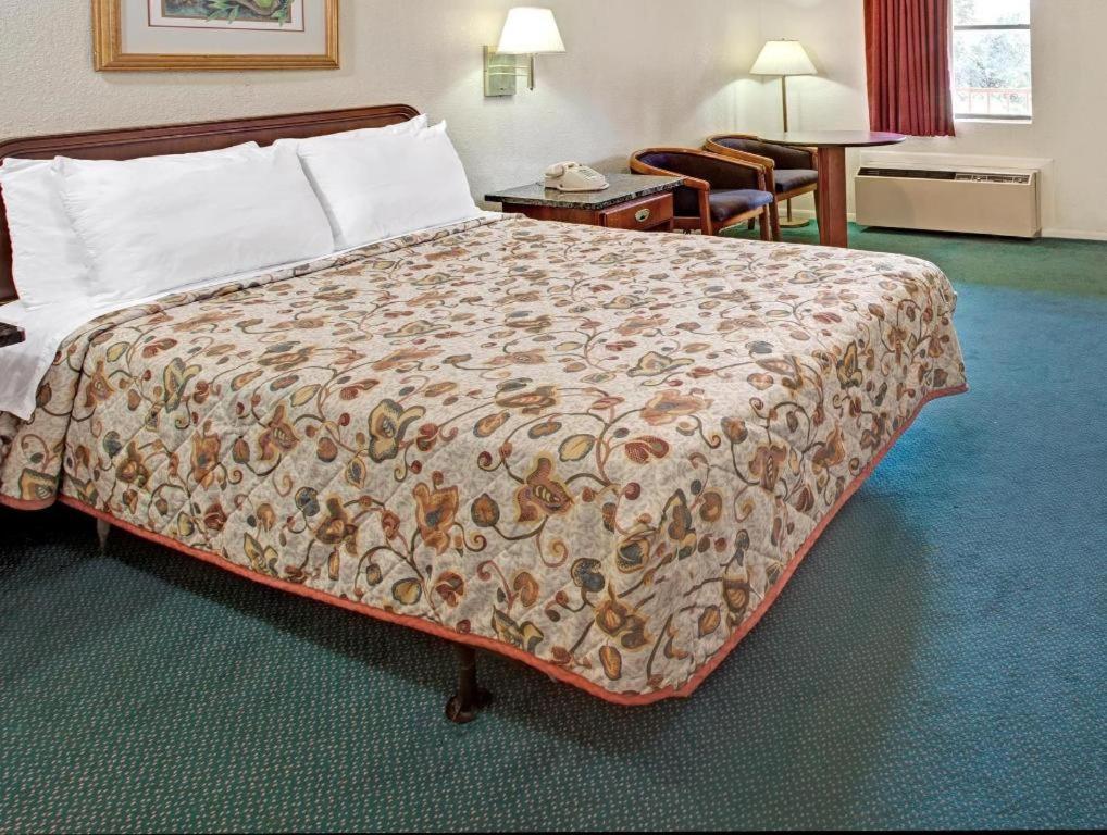 Knights Inn South Houston Tx Екстериор снимка
