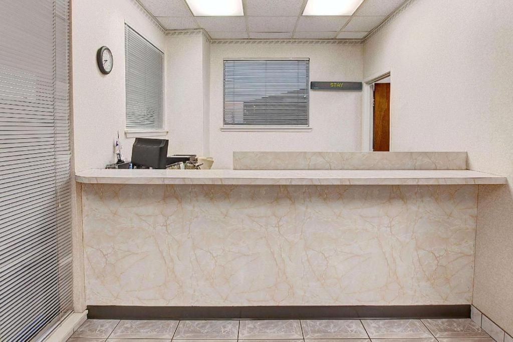 Knights Inn South Houston Tx Екстериор снимка