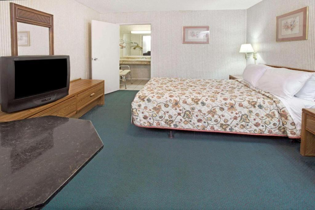 Knights Inn South Houston Tx Екстериор снимка