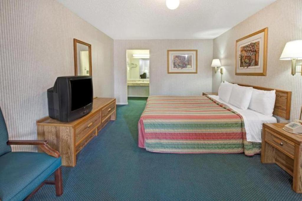 Knights Inn South Houston Tx Екстериор снимка