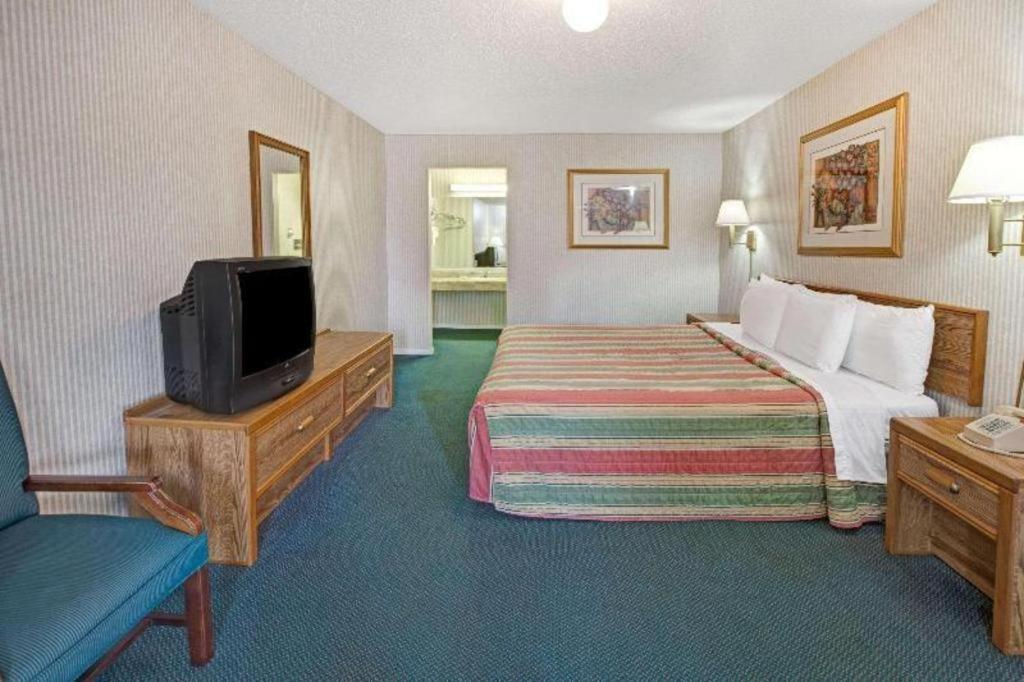 Knights Inn South Houston Tx Екстериор снимка
