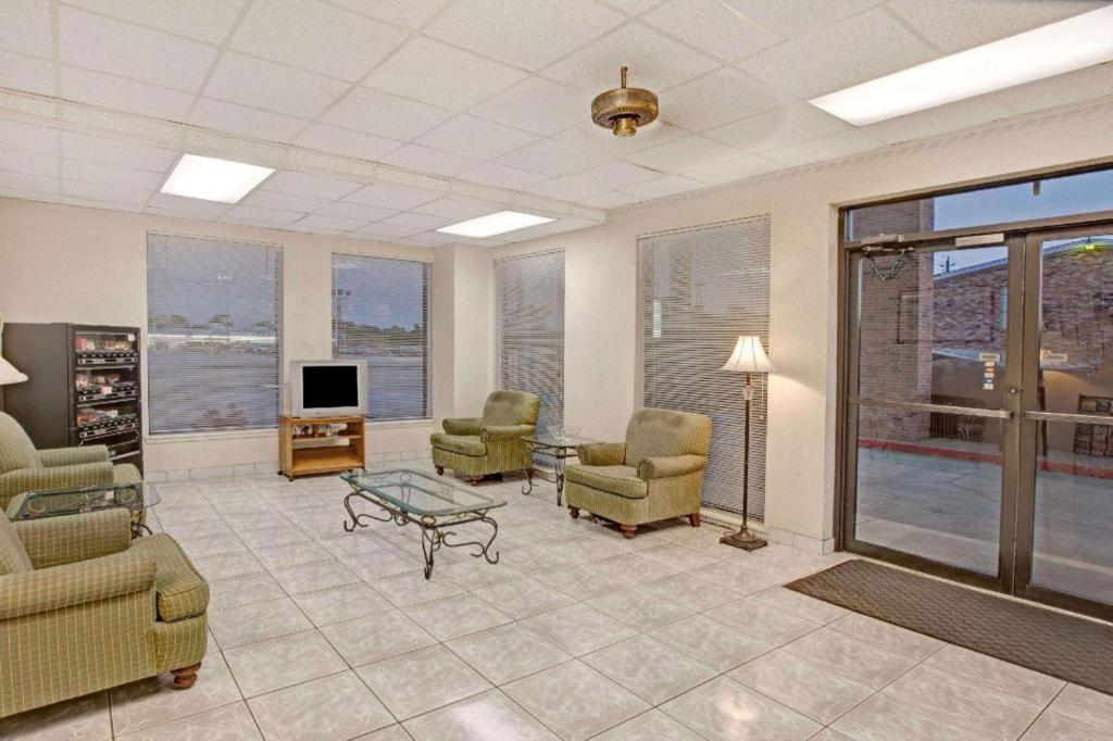 Knights Inn South Houston Tx Екстериор снимка