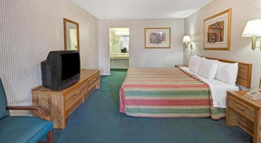 Knights Inn South Houston Tx Екстериор снимка