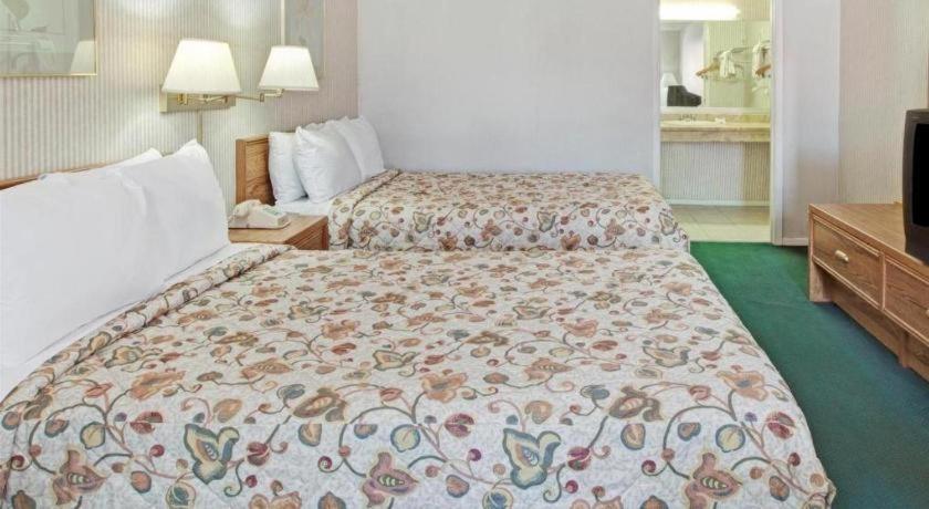 Knights Inn South Houston Tx Екстериор снимка